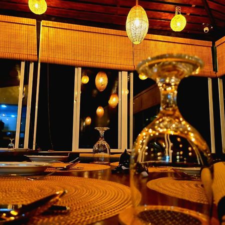 Manthra Leisure Hotel Канди Екстериор снимка