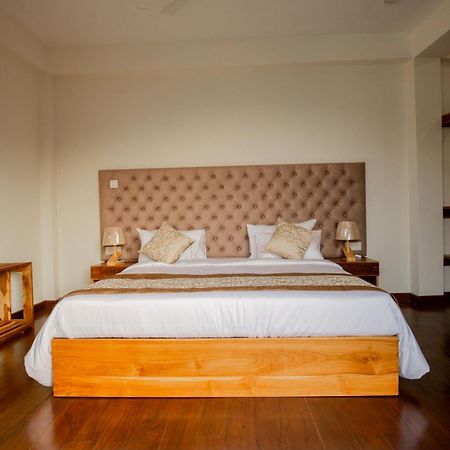 Manthra Leisure Hotel Канди Екстериор снимка