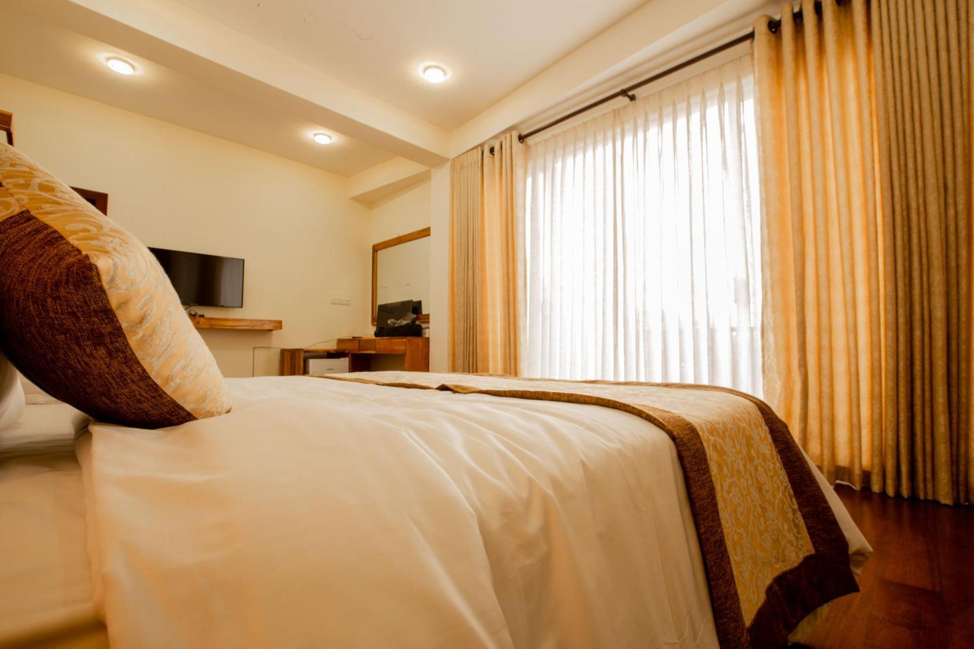 Manthra Leisure Hotel Канди Екстериор снимка
