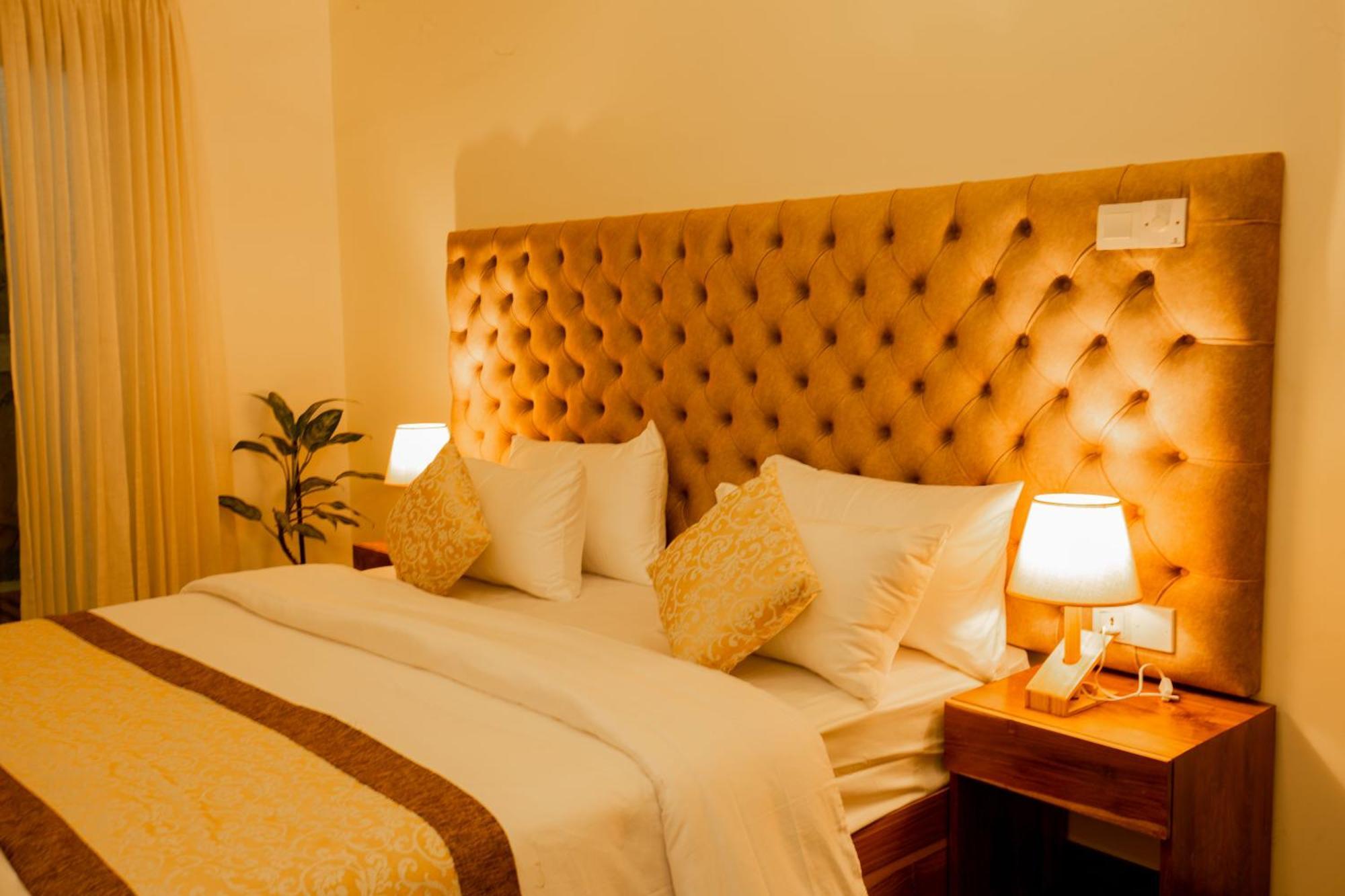 Manthra Leisure Hotel Канди Екстериор снимка