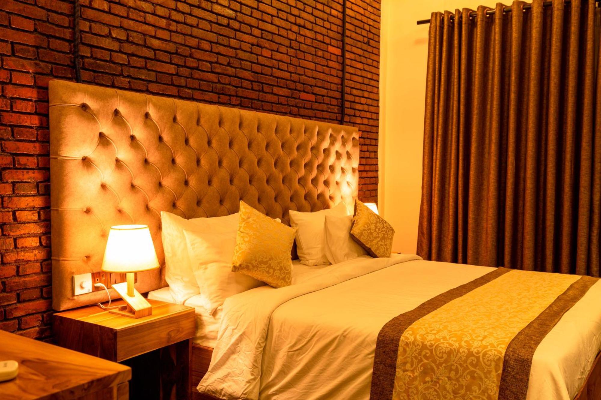 Manthra Leisure Hotel Канди Екстериор снимка