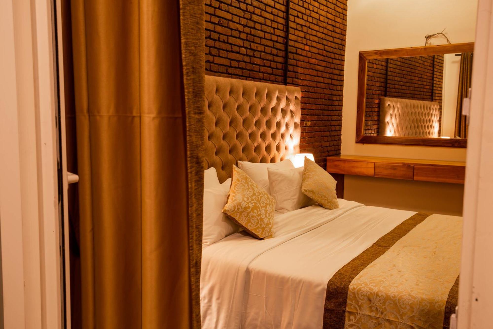 Manthra Leisure Hotel Канди Екстериор снимка