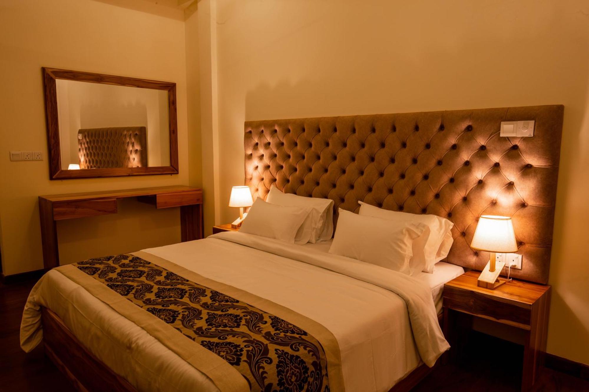 Manthra Leisure Hotel Канди Екстериор снимка