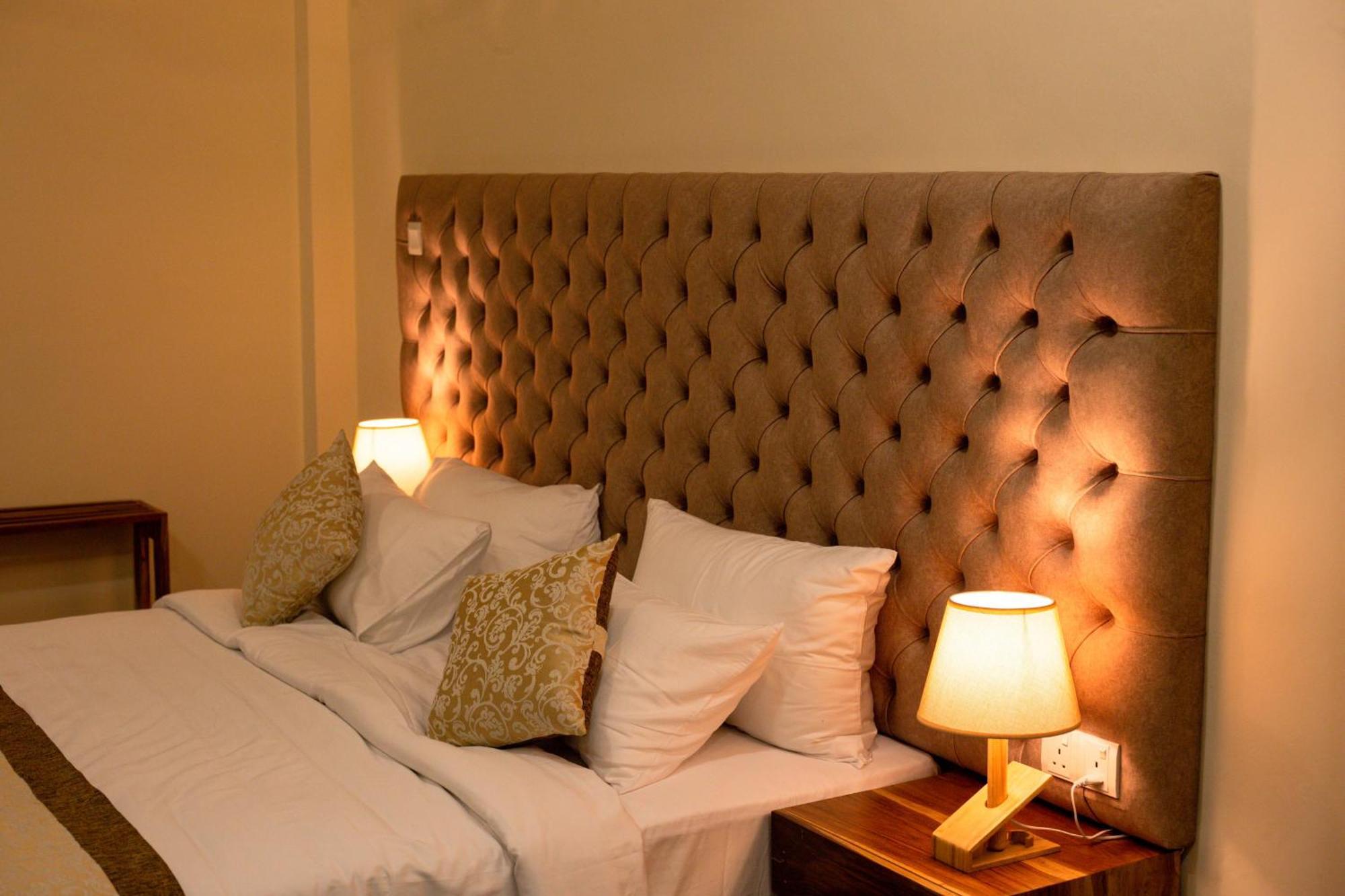 Manthra Leisure Hotel Канди Екстериор снимка