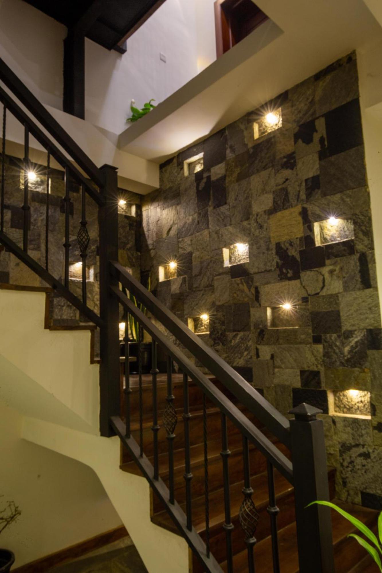 Manthra Leisure Hotel Канди Екстериор снимка