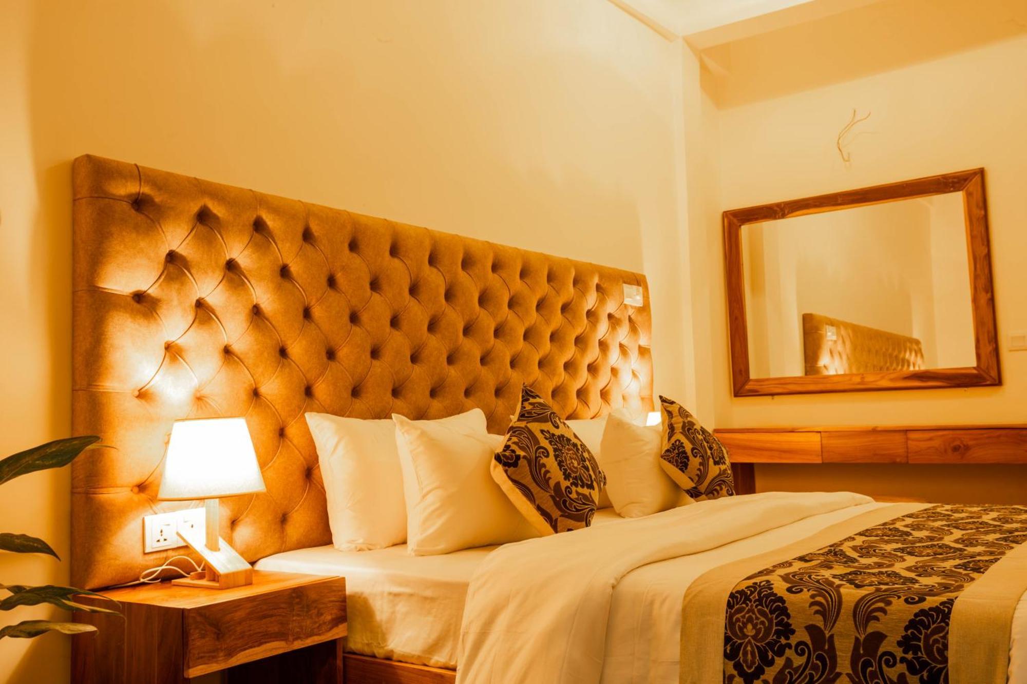 Manthra Leisure Hotel Канди Екстериор снимка